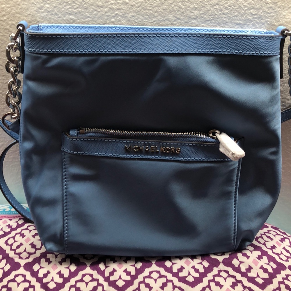 Crossbody purse